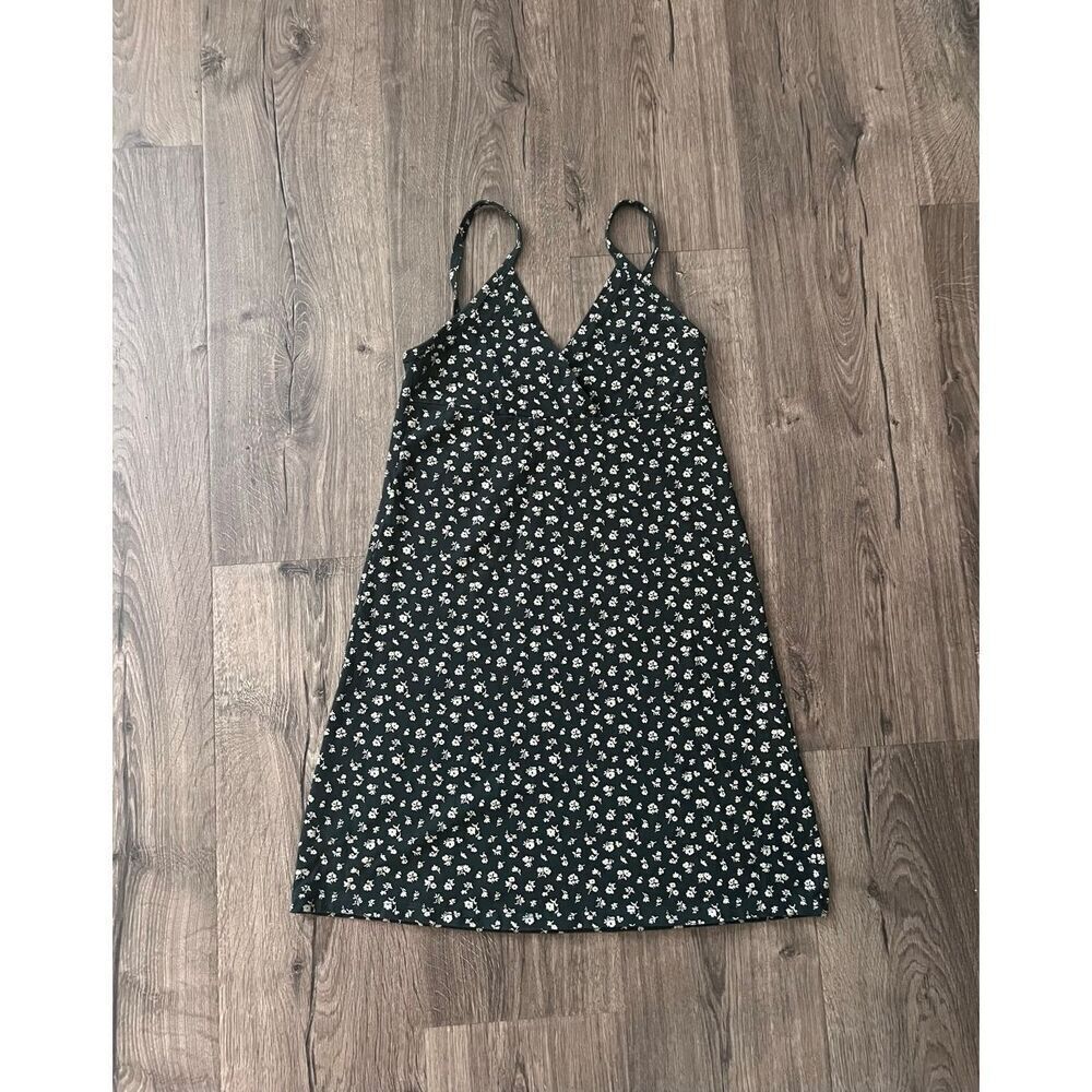 Brandy Melville Amara Dress in Green Floral